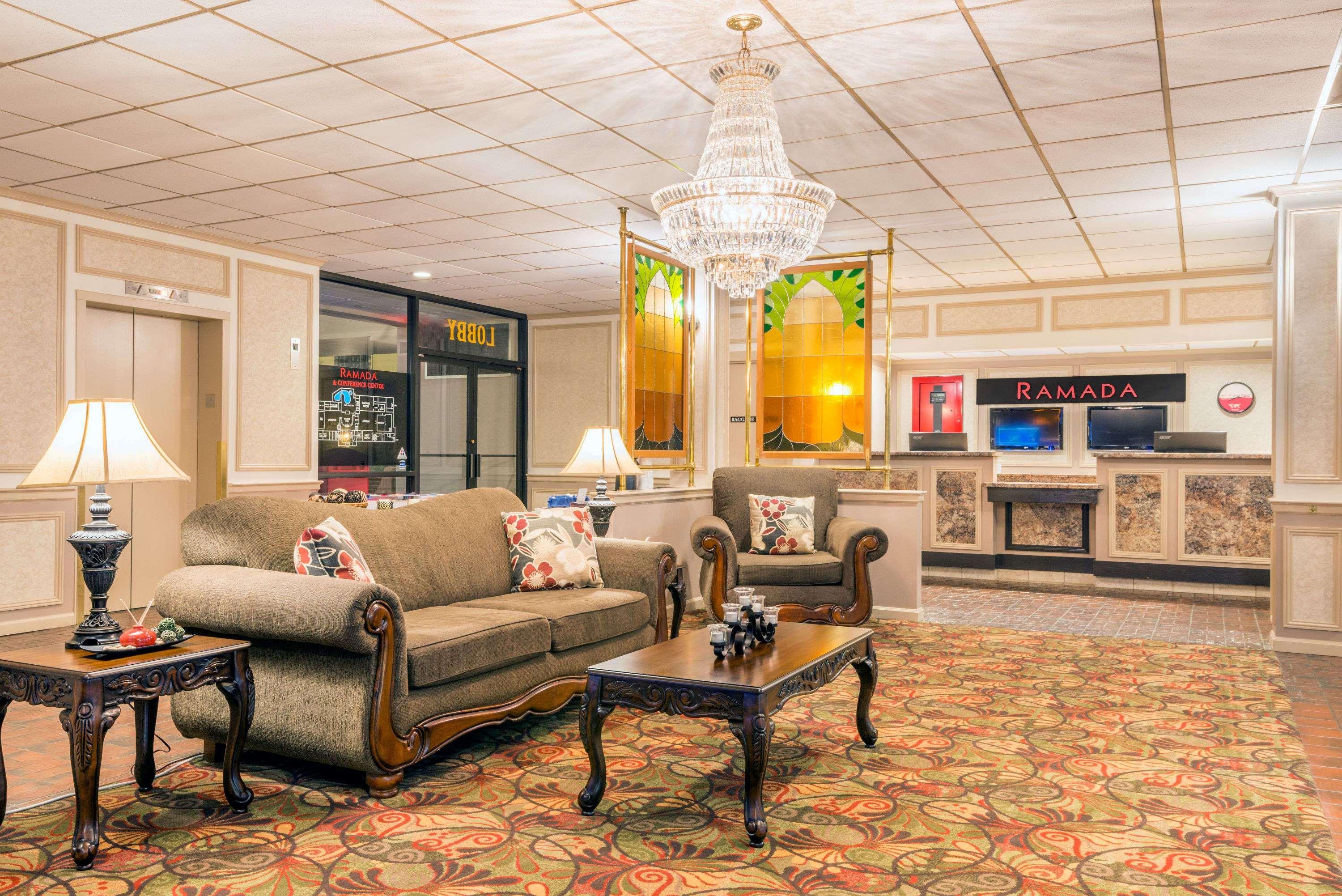 Ramada By Wyndham Paintsville Hotel & Conference Center Exterior photo