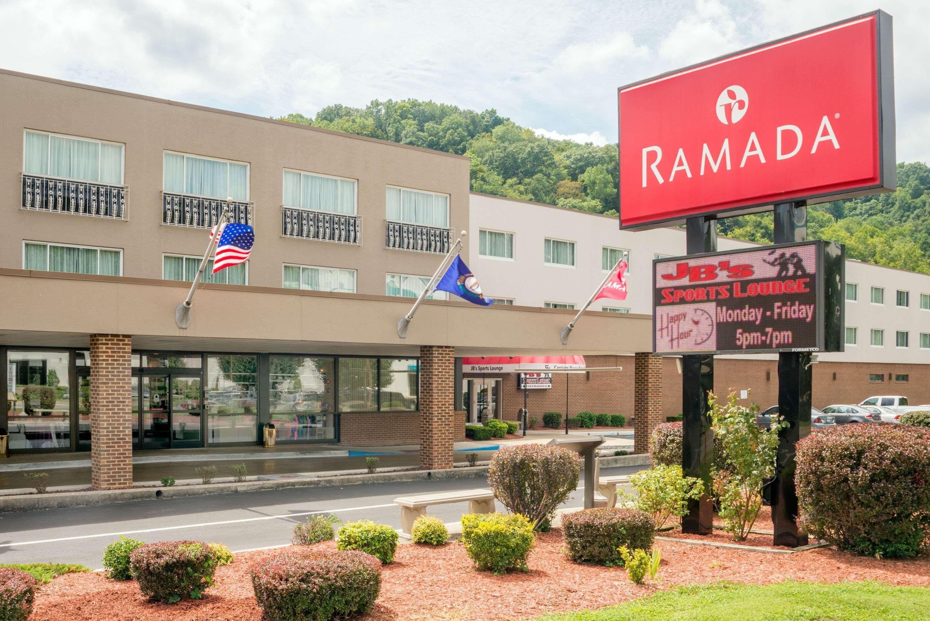 Ramada By Wyndham Paintsville Hotel & Conference Center Exterior photo